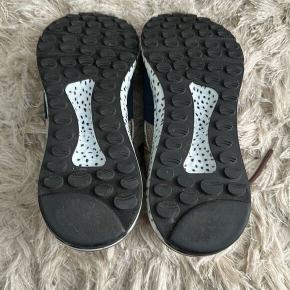 Steve Madden Cliff Round-Toe Lace Up Sneakers Multi Snake Pattern Size 7 M - Picture 5 of 17